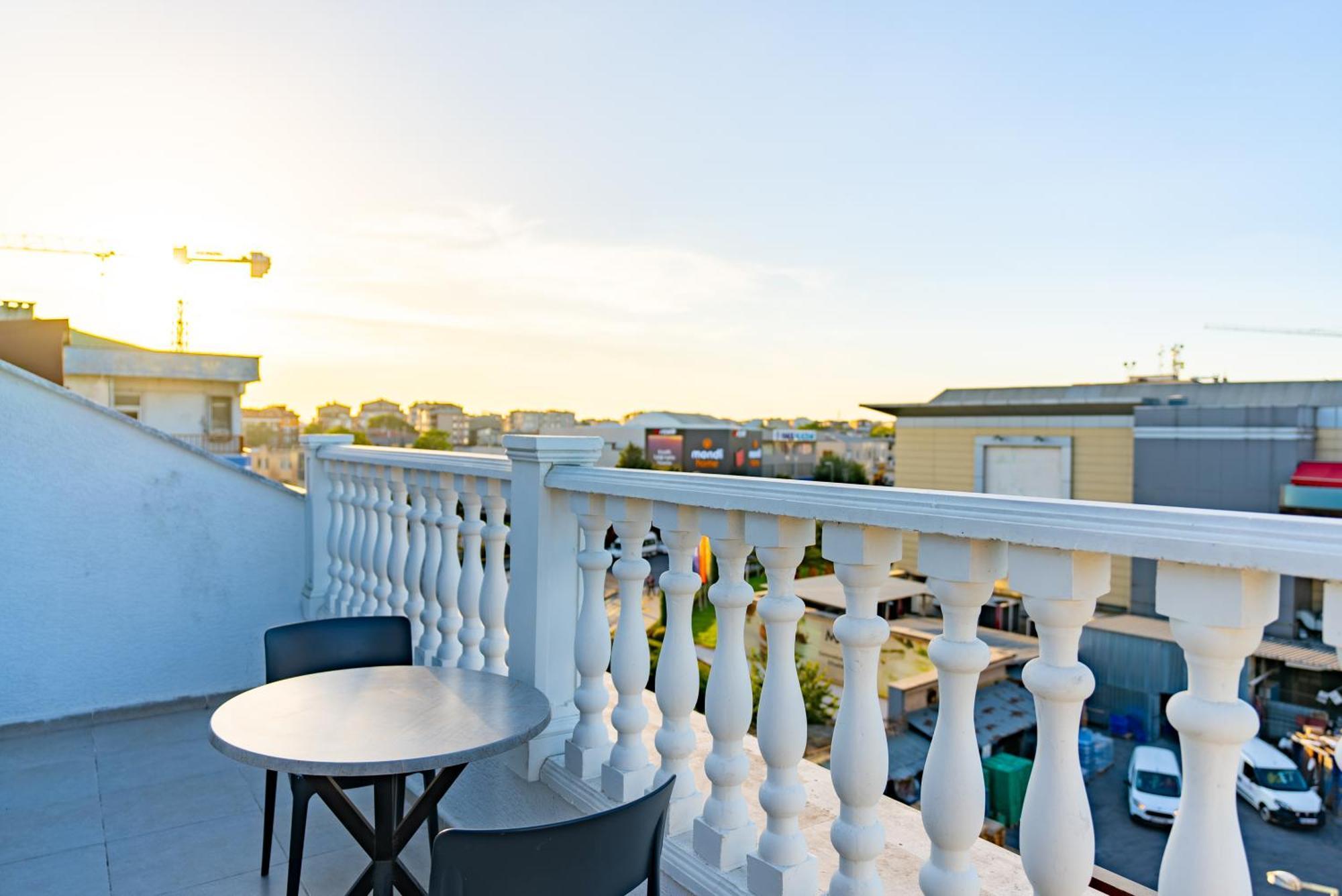 Black Palace Hotel Istanbul Bagian luar foto